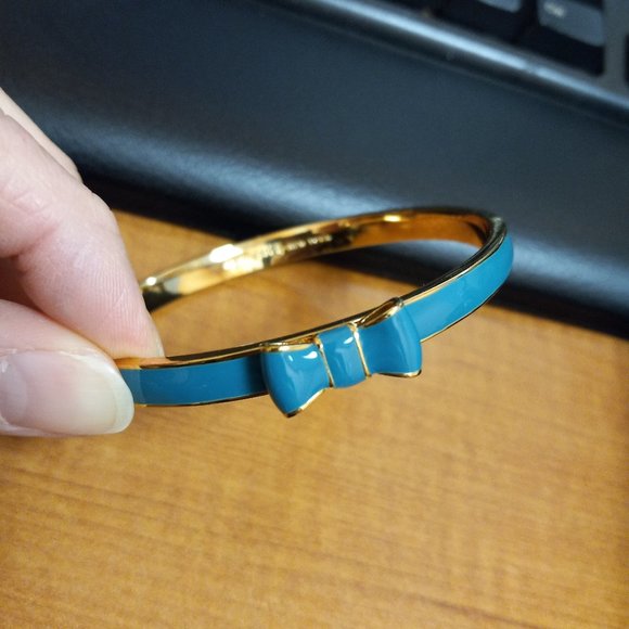 Bow Bracelet - Picture 1 of 4